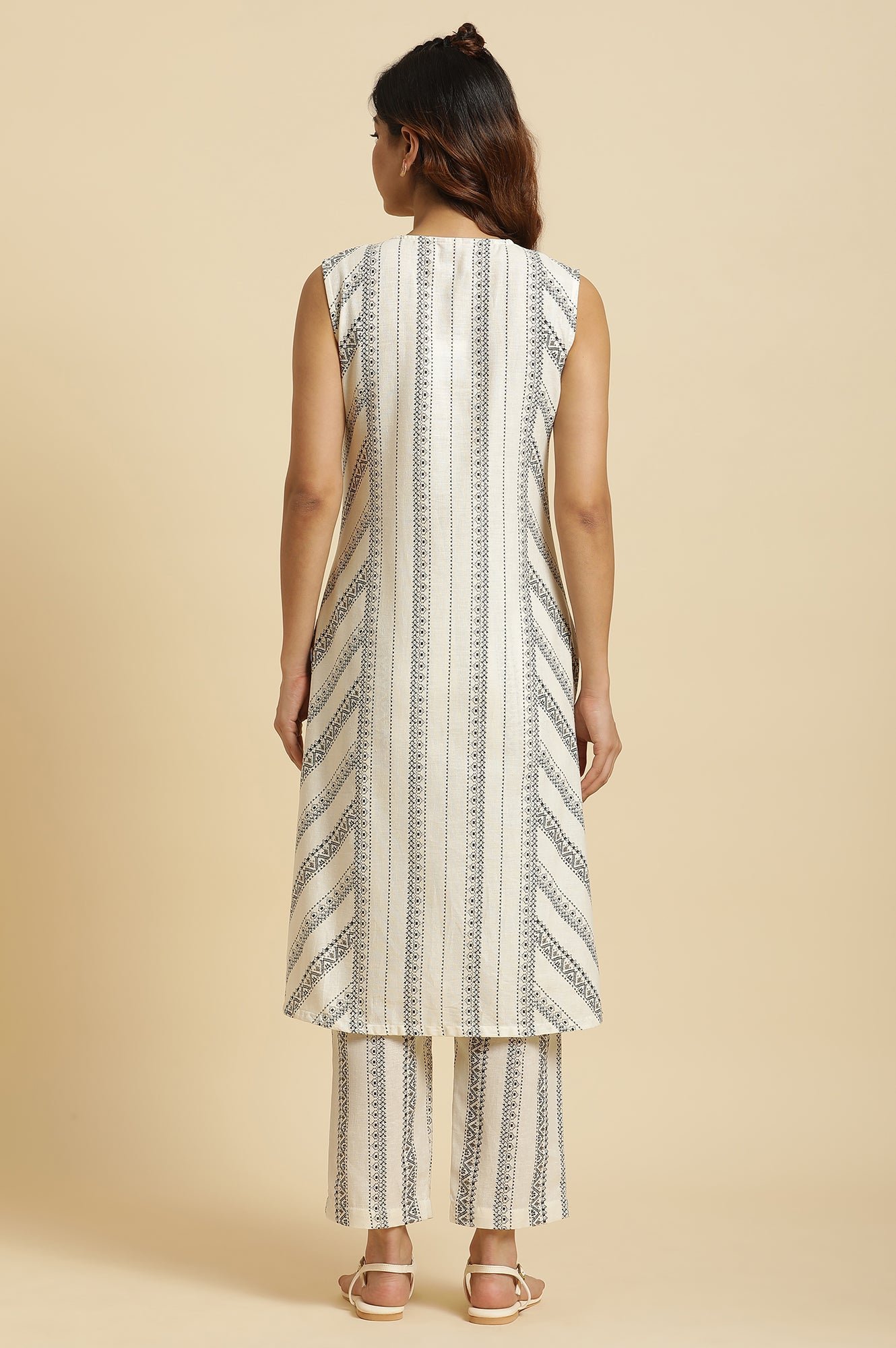 Ecru Printed Kurta &amp; Pants Co-Ord Set With Kantha Detail - View 6